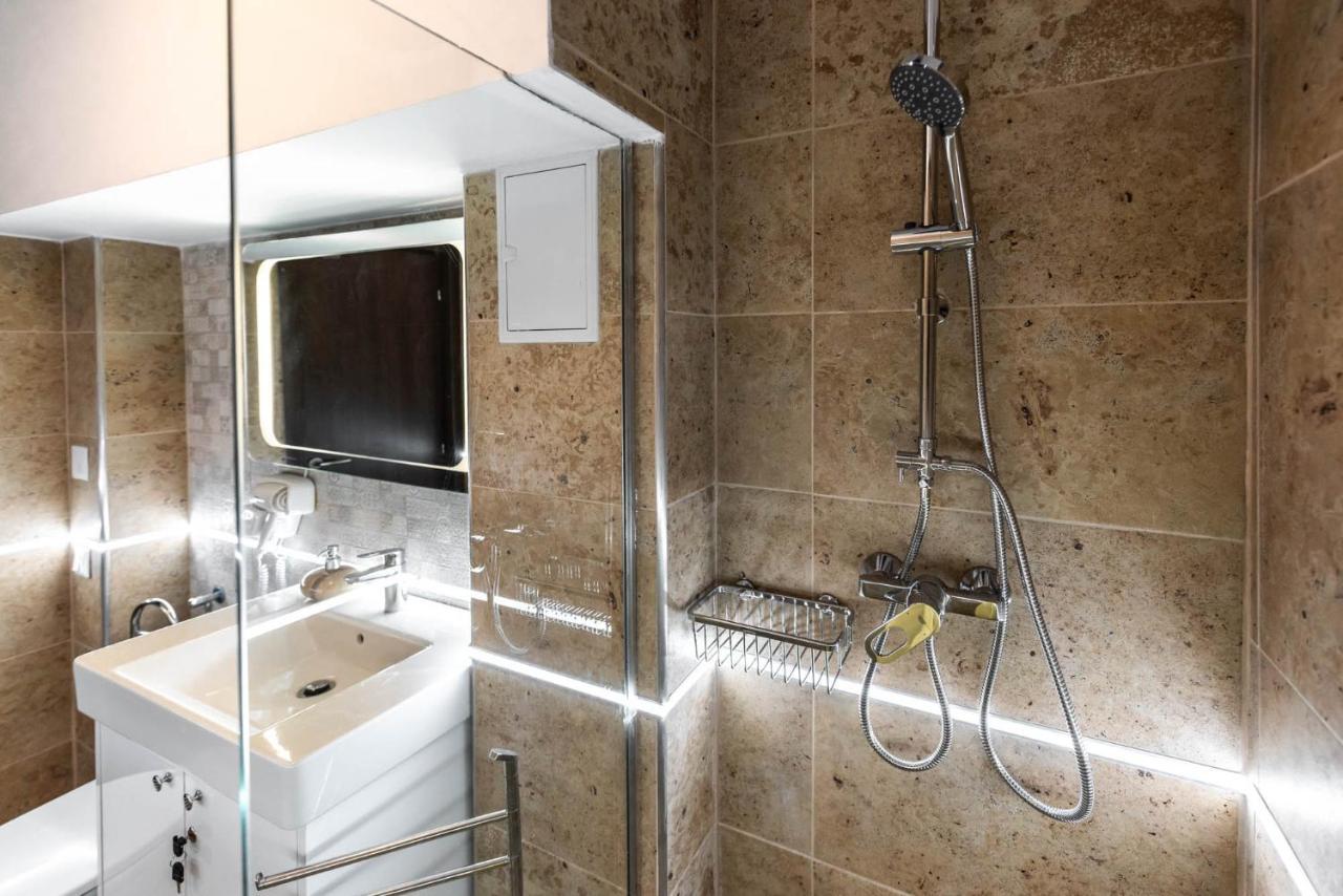 La Nueve Suite Braşov Buitenkant foto